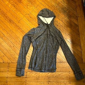 Lululemon Define Jacket *Luon with hood. Size 6.